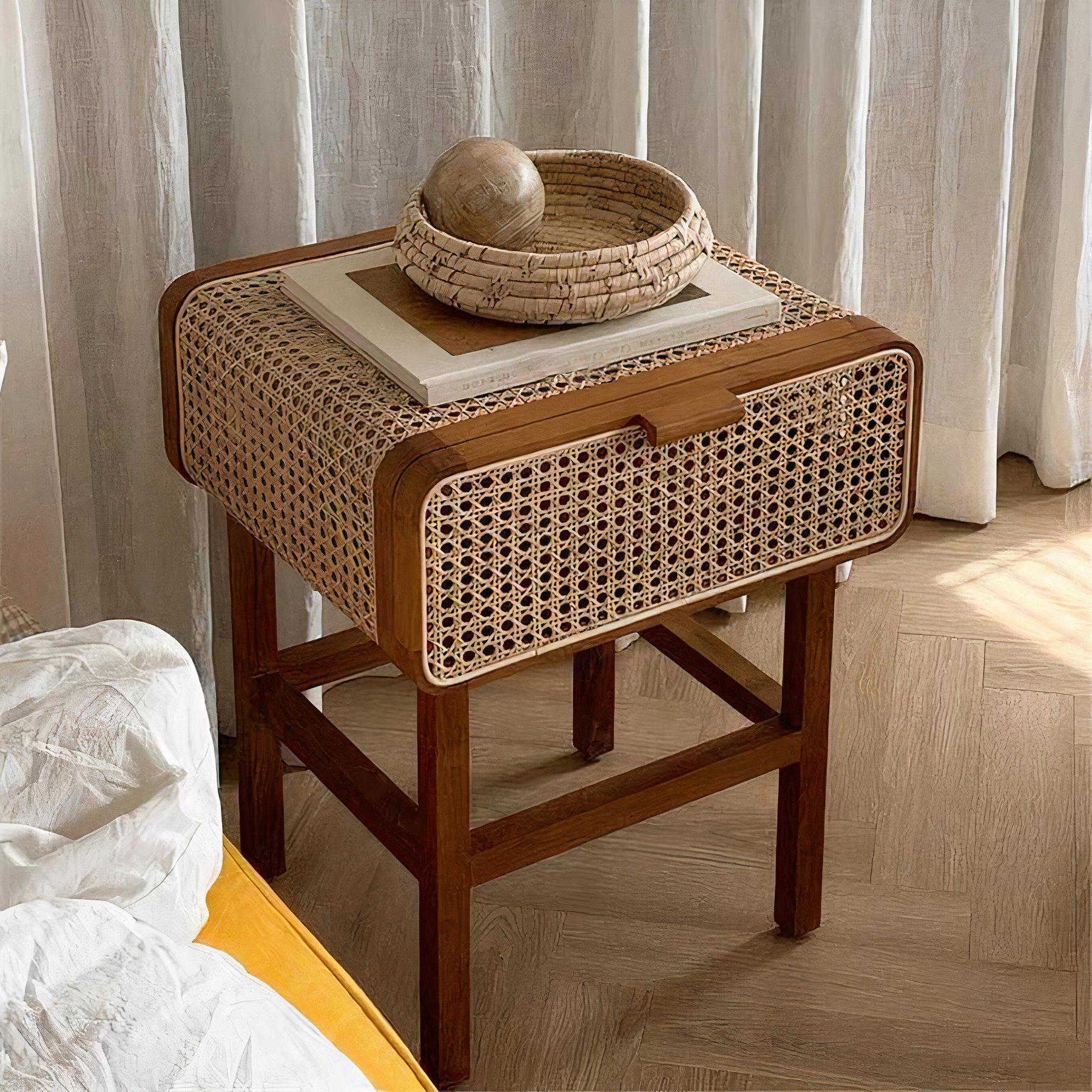 REYA SIDE TABLE