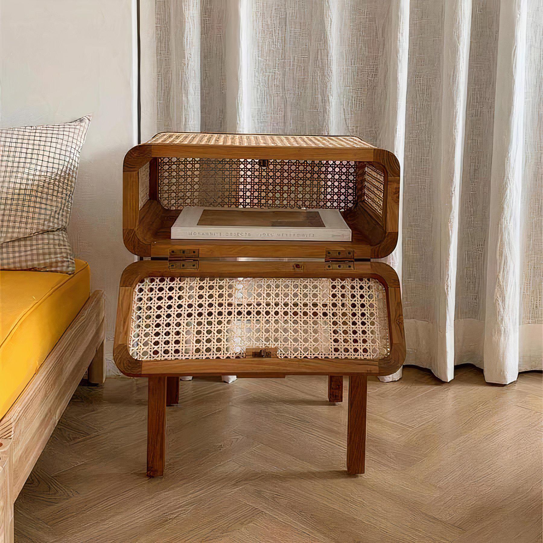 REYA SIDE TABLE